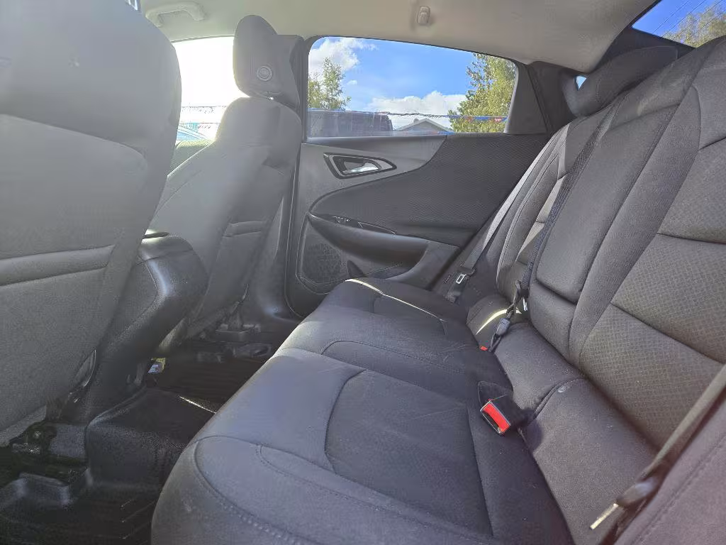 2017 Chevrolet Malibu - 1G1ZB5ST8HF232966 - Image #4