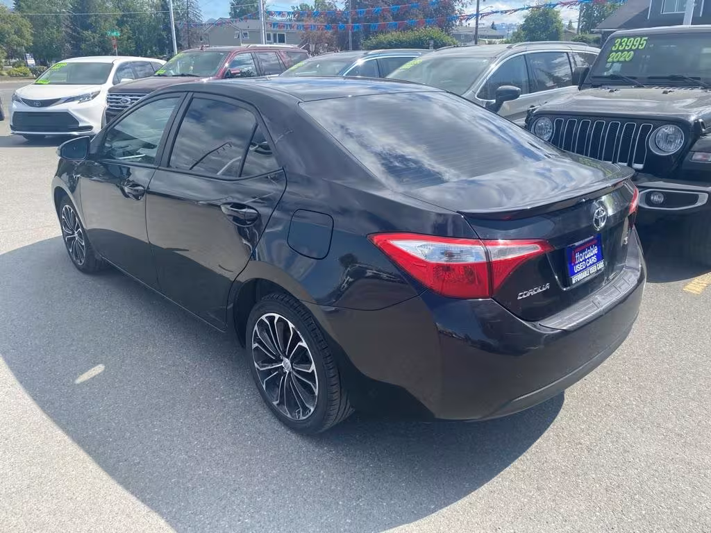 2015 Toyota Corolla - 2T1BURHE0FC442664 - Image #3
