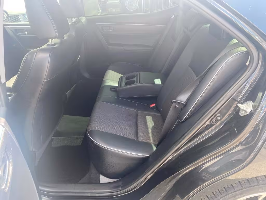2015 Toyota Corolla - 2T1BURHE0FC442664 - Image #4