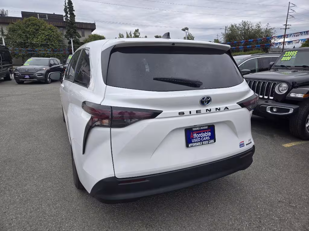 2023 Toyota Sienna - 5TDKRKEC0PS157189 - Image #3