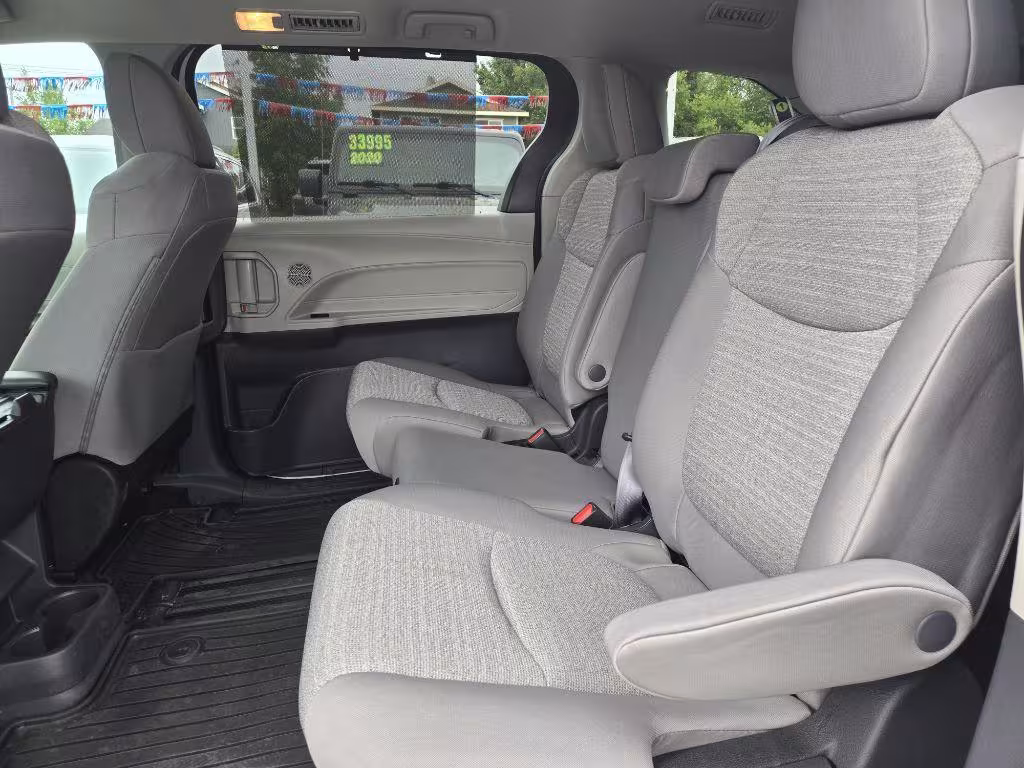 2023 Toyota Sienna - 5TDKRKEC0PS157189 - Image #4